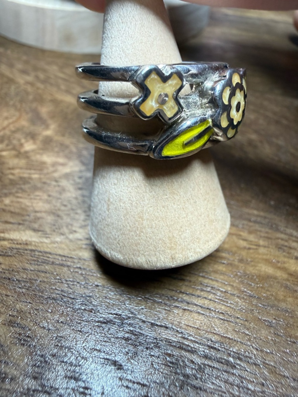 Alan K Silver Ring with Yellow Floral Enamel Accents - Picture 4 of 5